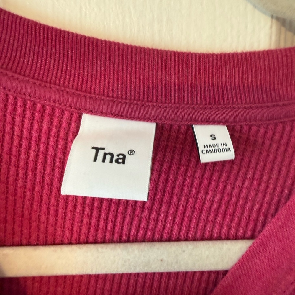 TNA Bold Fuchsia Waffle Knit Top - Picture 5 of 8